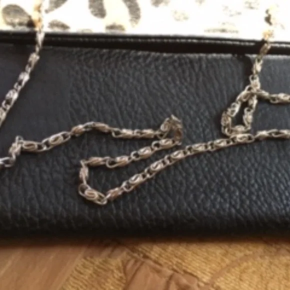 BEAUTIFUL LEOPARD AND BLACK CLUTCH EXCELLENT CONDITION - Picture 2 of 6